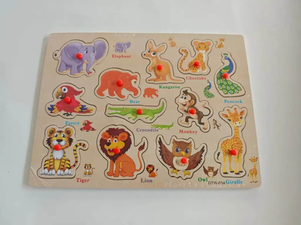 The Kiddie Concept Wooden Peg Puzzle - Animals